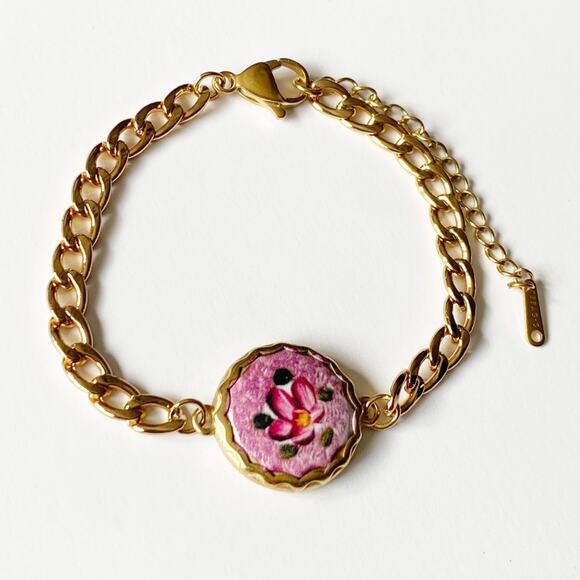 Free People Jewelry - NEW Gold Vintage Style Floral Bracelet